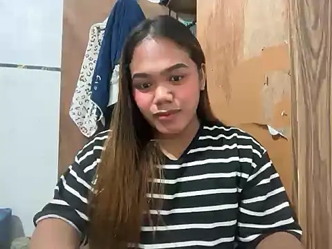 Snapshot of yourhotwild_bella chatting on July 29, 5:22 pm yourhotwild bella online show from July 29, 5:22 pm