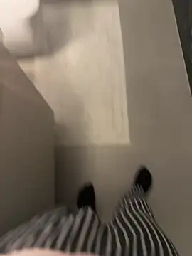 icemanhotwomen online show from April 12, 7:30 pm