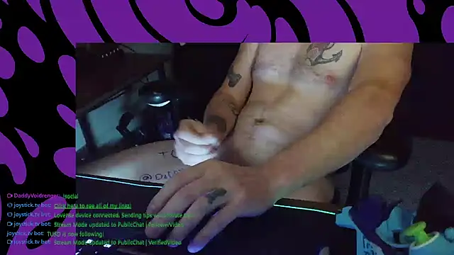 DaddyVoidrenger1 online show from April 22, 1:08 am