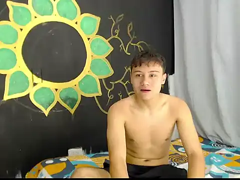 Boy Lovely18 online show from March 29, 5:07 am