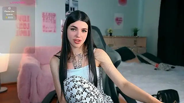 Snapshot of molly_rettyy chatting on June 19, 5:01 am molly rettyy online show from June 19, 5:01 am