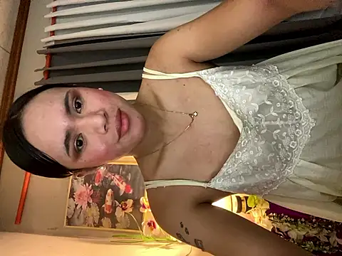 Snapshot of _Flirtyprincess_ chatting on April 24, 3:20 am Flirtyprincess online show from April 24, 3:20 am