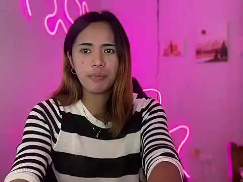 Snapshot of _Flirtyprincess_ chatting on May 12, 2:47 pm Flirtyprincess online show from May 12, 2:47 pm