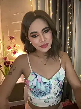 Snapshot of _Flirtyprincess_ chatting on May 23, 6:40 am Flirtyprincess online show from May 23, 6:40 am