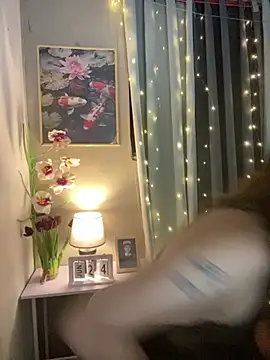 Snapshot of _Flirtyprincess_ chatting on June 24, 5:45 pm Flirtyprincess online show from June 24, 5:45 pm