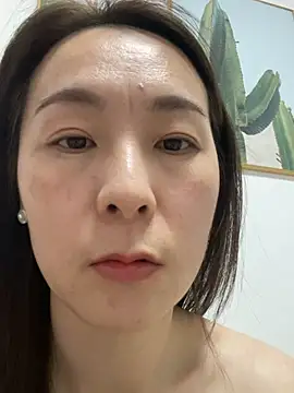 Snapshot of you-520 chatting on April 15, 10:11 am you-520 online show from April 15, 10:11 am