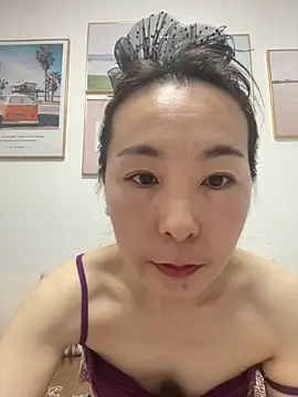 Snapshot of you-520 chatting on May 10, 2:50 am you-520 online show from May 10, 2:50 am