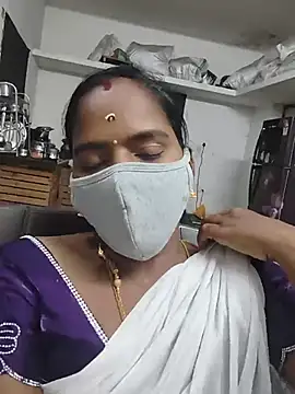 Snapshot of Tamil_Sangeetha chatting on July 14, 4:02 pm Tamil Sangeetha online show from July 14, 4:02 pm