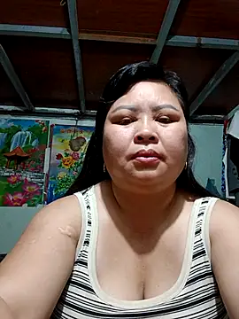 Snapshot of Monglan-c chatting on April 5, 2:42 am Monglan-c online show from April 5, 2:42 am