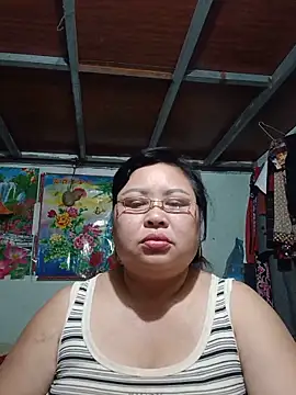 Snapshot of Monglan-c chatting on May 14, 3:19 pm Monglan-c online show from May 14, 3:19 pm