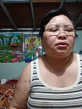 Snapshot of Monglan-c chatting on May 15, 3:24 am Monglan-c online show from May 15, 3:24 am