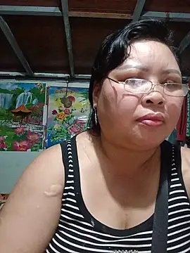 Snapshot of Monglan-c chatting on June 18, 10:41 am Monglan-c online show from June 18, 10:41 am