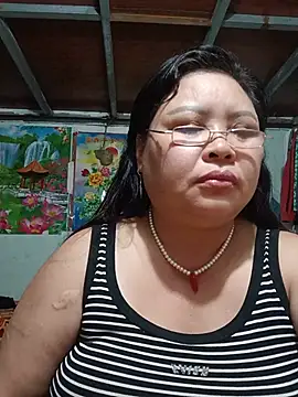 Snapshot of Monglan-c chatting on July 2, 3:29 pm Monglan-c online show from July 2, 3:29 pm