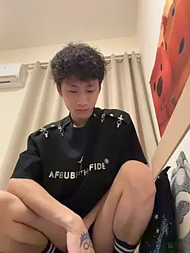 Snapshot of sexyboy-3525 chatting on May 16, 6:54 am sexyboy-3525 online show from May 16, 6:54 am