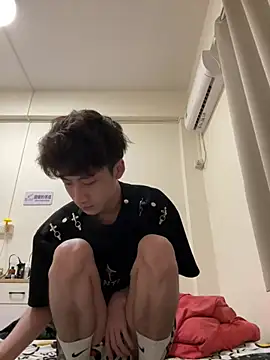 Snapshot of sexyboy-3525 chatting on June 6, 3:55 am sexyboy-3525 online show from June 6, 3:55 am