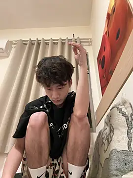 Snapshot of sexyboy-3525 chatting on June 23, 1:53 pm sexyboy-3525 online show from June 23, 1:53 pm