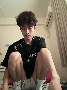 Snapshot of sexyboy-3525 chatting on July 3, 4:52 am sexyboy-3525 online show from July 3, 4:52 am