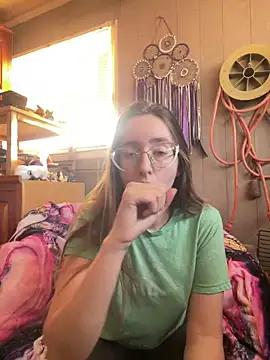 Snapshot of HoneyDripShow chatting on March 29, 1:55 pm HoneyDripShow online show from March 29, 1:55 pm