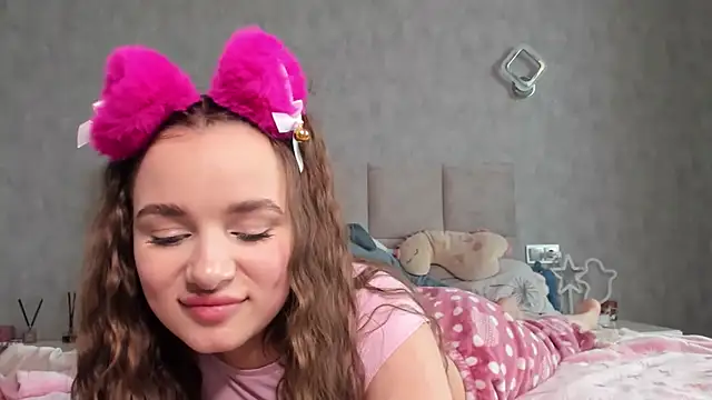 AlinaLuxxx online show from April 23, 1:02 pm