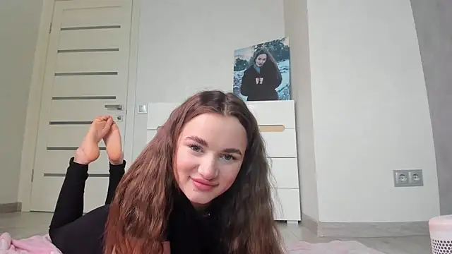 AlinaLuxxx online show from May 15, 10:33 am