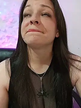 Snapshot of Isa_bluee chatting on June 14, 3:19 am Isa bluee online show from June 14, 3:19 am