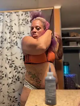 Snapshot of SHY_QUINN chatting on June 4, 8:59 pm SHY QUINN online show from June 4, 8:59 pm