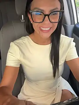 Snapshot of SofiParma chatting on June 24, 9:58 pm SofiParma online show from June 24, 9:58 pm