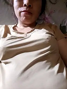 Snapshot of Vily-lonely chatting on April 8, 2:28 pm Vily-lonely online show from April 8, 2:28 pm