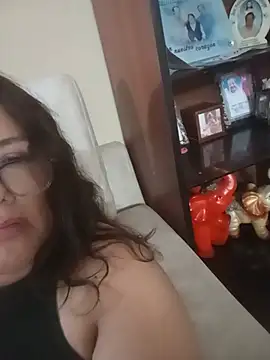 Momlions online show from May 11, 11:46 pm