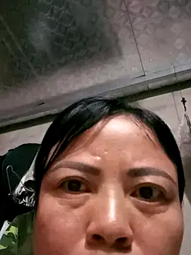 Snapshot of -Hami- chatting on April 24, 5:48 pm -Hami- online show from April 24, 5:48 pm
