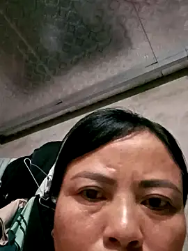 Snapshot of -Hami- chatting on April 26, 4:48 pm -Hami- online show from April 26, 4:48 pm