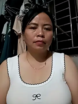 Snapshot of -Hami- chatting on May 3, 1:28 pm -Hami- online show from May 3, 1:28 pm