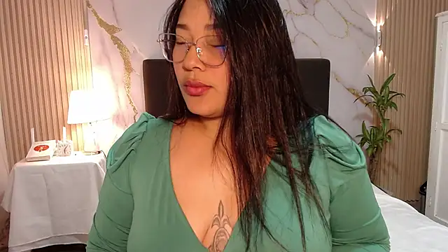 Snapshot of cataleyarosellee chatting on July 29, 4:49 pm cataleyarosellee online show from July 29, 4:49 pm