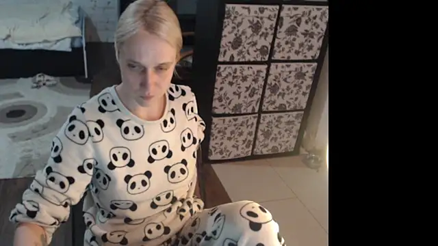 Snapshot of Sweet_hot_shrmp chatting on April 20, 3:59 pm Sweet hot shrmp online show from April 20, 3:59 pm