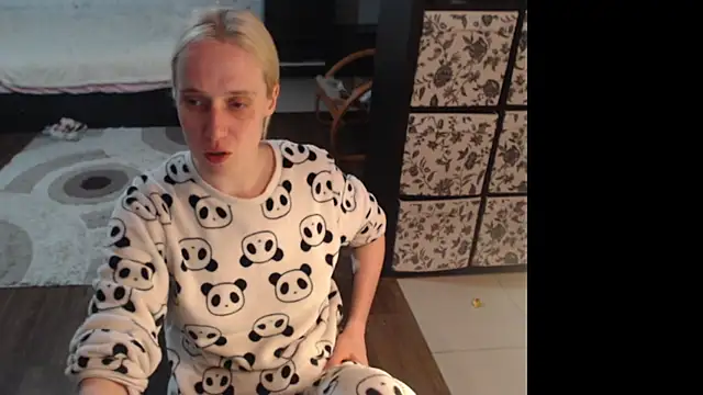 Snapshot of Sweet_hot_shrmp chatting on May 3, 7:42 pm Sweet hot shrmp online show from May 3, 7:42 pm