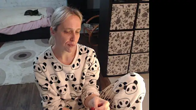 Snapshot of Sweet_hot_shrmp chatting on June 25, 7:51 pm Sweet hot shrmp online show from June 25, 7:51 pm