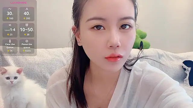 Snapshot of huxierbaby chatting on May 9, 8:08 am huxierbaby online show from May 9, 8:08 am
