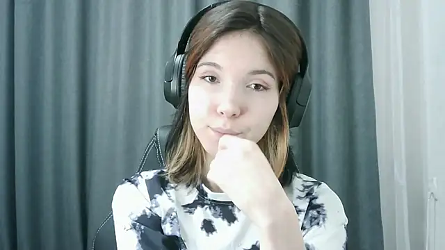 Snapshot of RubyBooby chatting on April 28, 4:45 pm RubyBooby online show from April 28, 4:45 pm