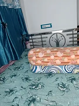 Snapshot of CamGirl_Neha chatting on July 14, 8:14 pm CamGirl Neha online show from July 14, 8:14 pm