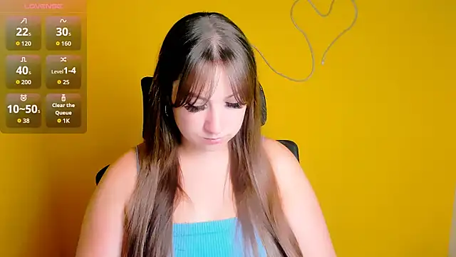 Snapshot of Tiffani_Angel chatting on July 7, 5:32 am Tiffani Angel online show from July 7, 5:32 am