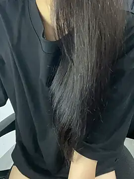 Annie nii online show from May 10, 5:18 pm