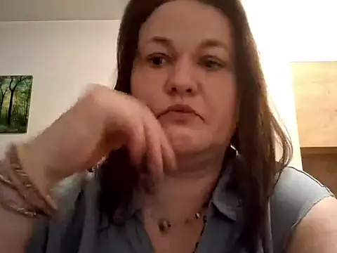 Snapshot of OpheliaMilf chatting on April 10, 7:40 pm OpheliaMilf online show from April 10, 7:40 pm