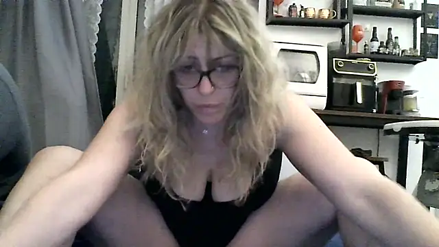 Ginny32 online show from April 26, 9:45 pm