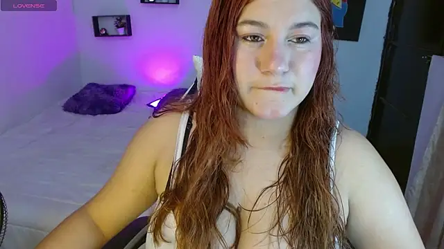 Snapshot of _Lucianaa_1 chatting on April 14, 4:07 am Lucianaa 1 online show from April 14, 4:07 am