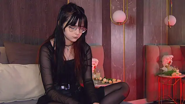 AmyRivers online show from April 20, 5:37 pm