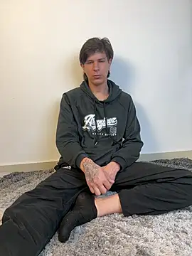 Snapshot of Omeo_Ryan chatting on March 31, 2:06 pm Omeo Ryan online show from March 31, 2:06 pm