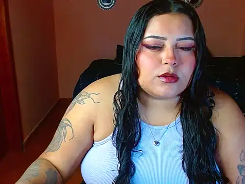 Snapshot of LunaAddittion chatting on May 4, 3:08 pm LunaAddittion online show from May 4, 3:08 pm