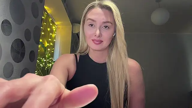 Snapshot of Annycute666 chatting on April 5, 3:20 pm Annycute666 online show from April 5, 3:20 pm