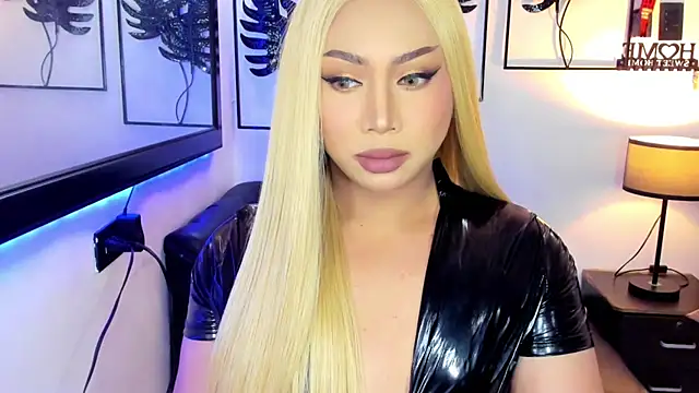 Snapshot of _YourBeautifulShemale_ chatting on May 19, 9:37 am YourBeautifulShemale online show from May 19, 9:37 am