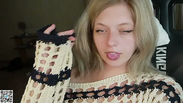 Snapshot of AkinaHaruko chatting on July 5, 2:51 am AkinaHaruko online show from July 5, 2:51 am